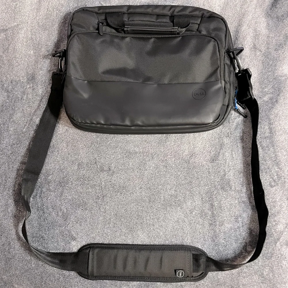 Dell 14” Laptop Carry Bag w/Keyed Laptop Lock - Black